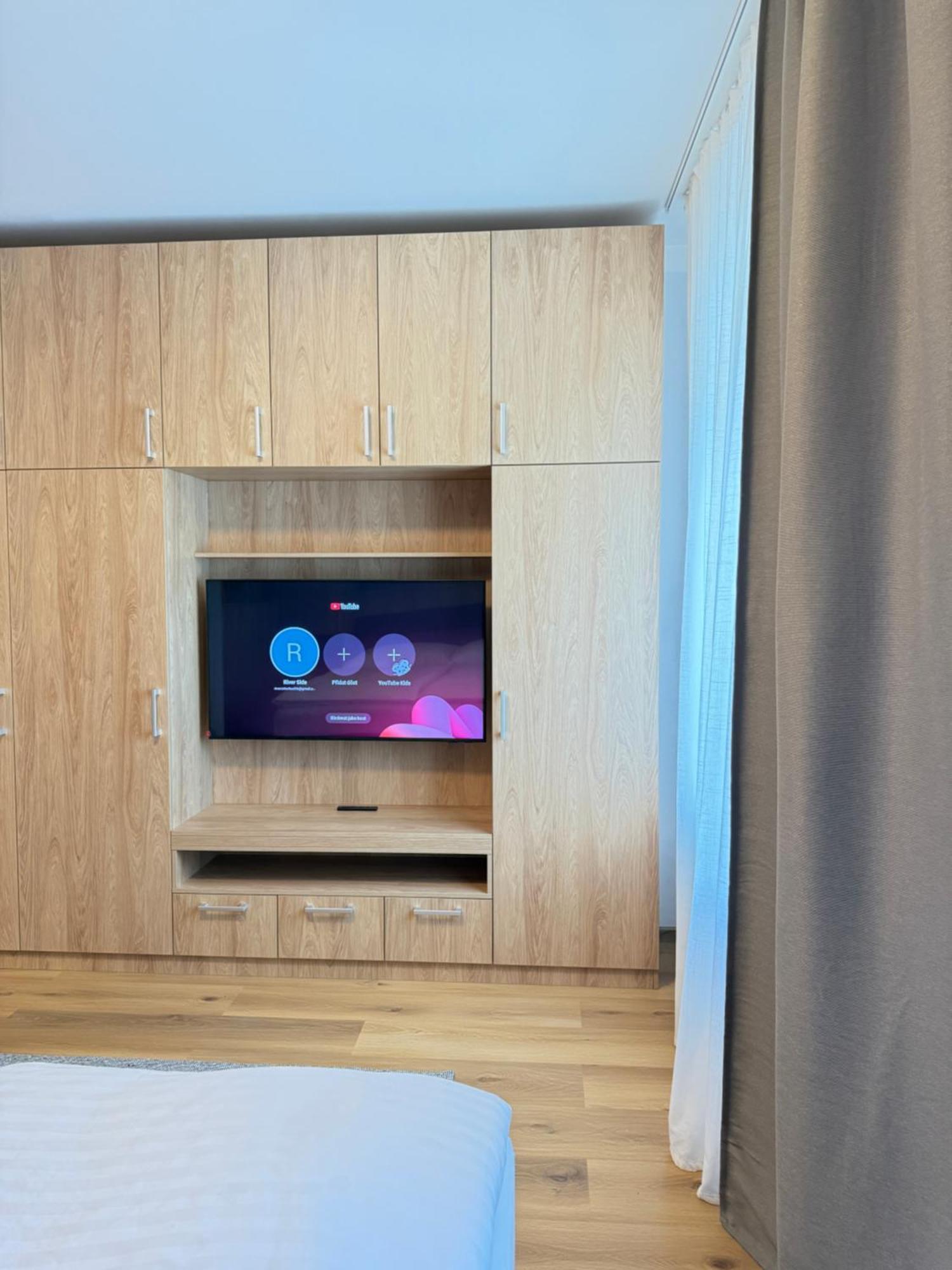 Riverside Apartment Praha エクステリア 写真